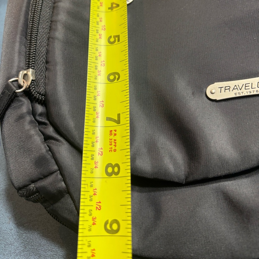 Travelon Anti-Theft Classic Small East/West Crossbody bag - Picture 11 of 12